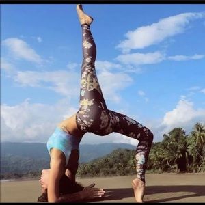 HP 🎉 Teeki Wildflower Fox Hot Pant